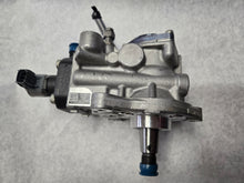 Load image into Gallery viewer, 8-98399619-0 | HP5 PUMP| FACTORY REMAN| $200 CORE CHARGE